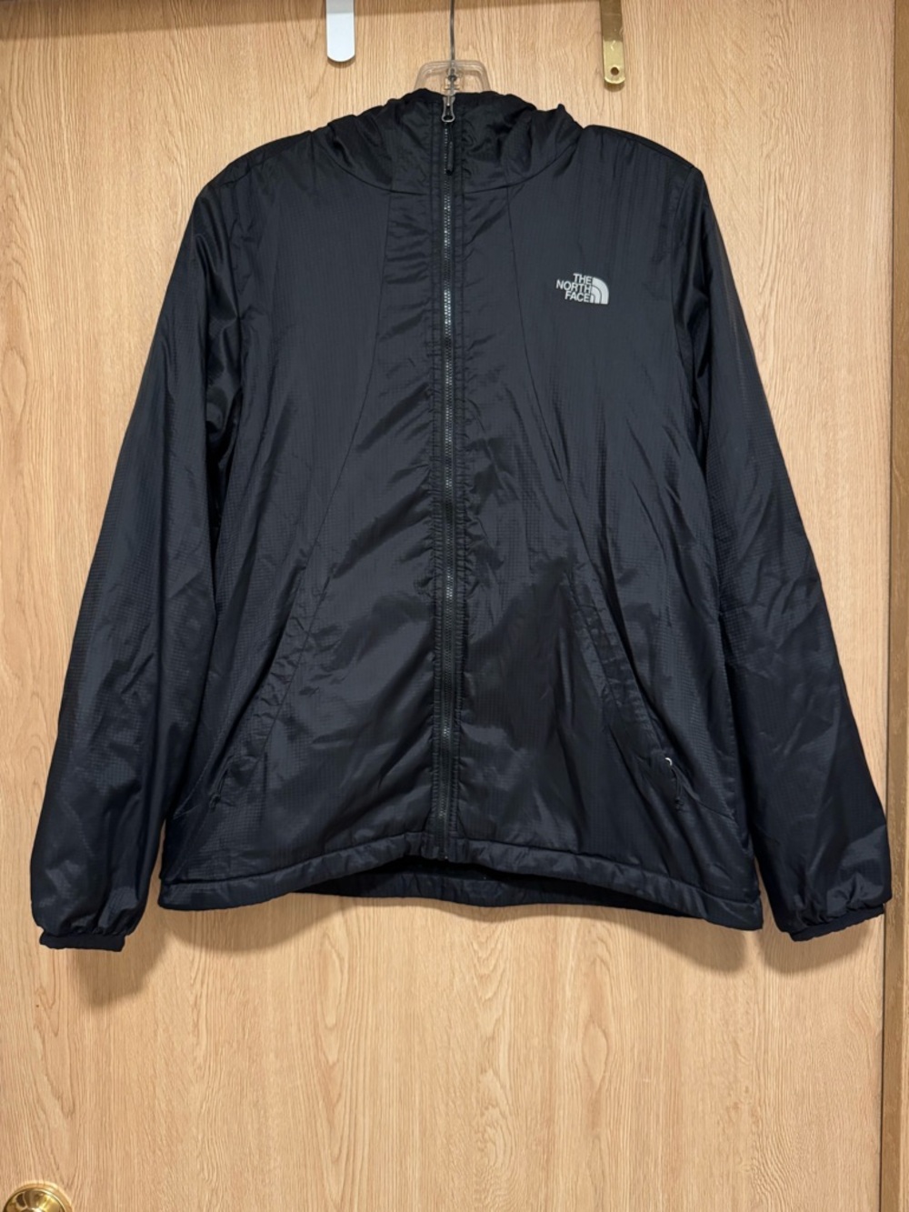 The North Face Black Windbreaker with Ultra Soft Minky Fleece Lining size Medium - Picture 6 of 6